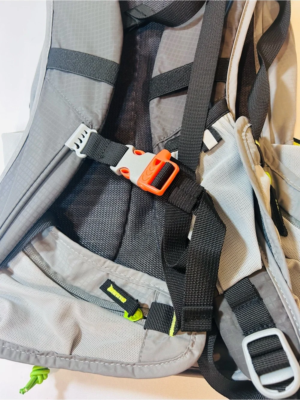 Fitletic Journey Backpack Hydration System 11 Liter Hydrid Daypack 2L  Reservoir